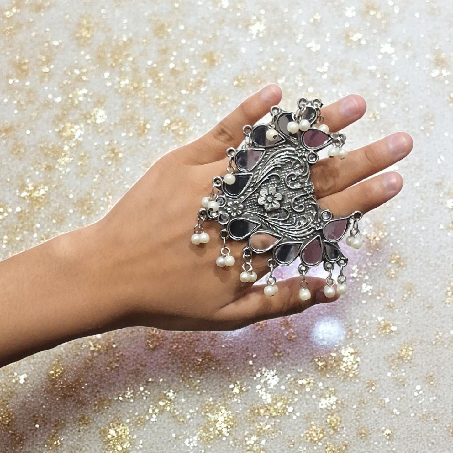 Maharani Noor Oxidized Ring.