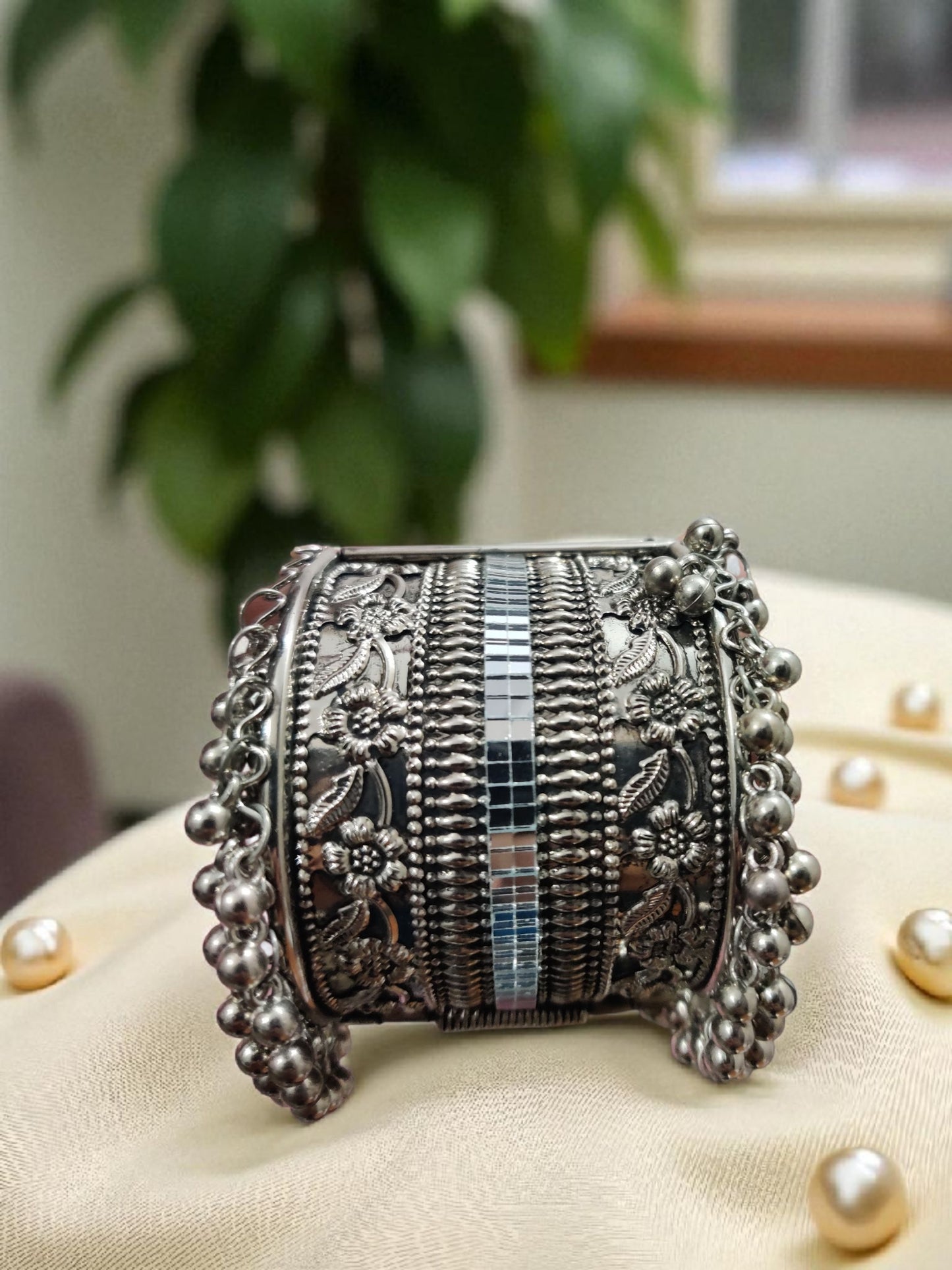 Nysa Cuff Oxidized Bangle