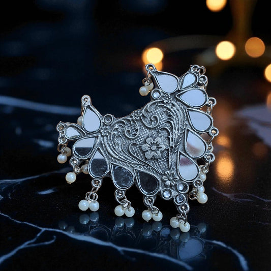 Maharani Noor Oxidized Ring.