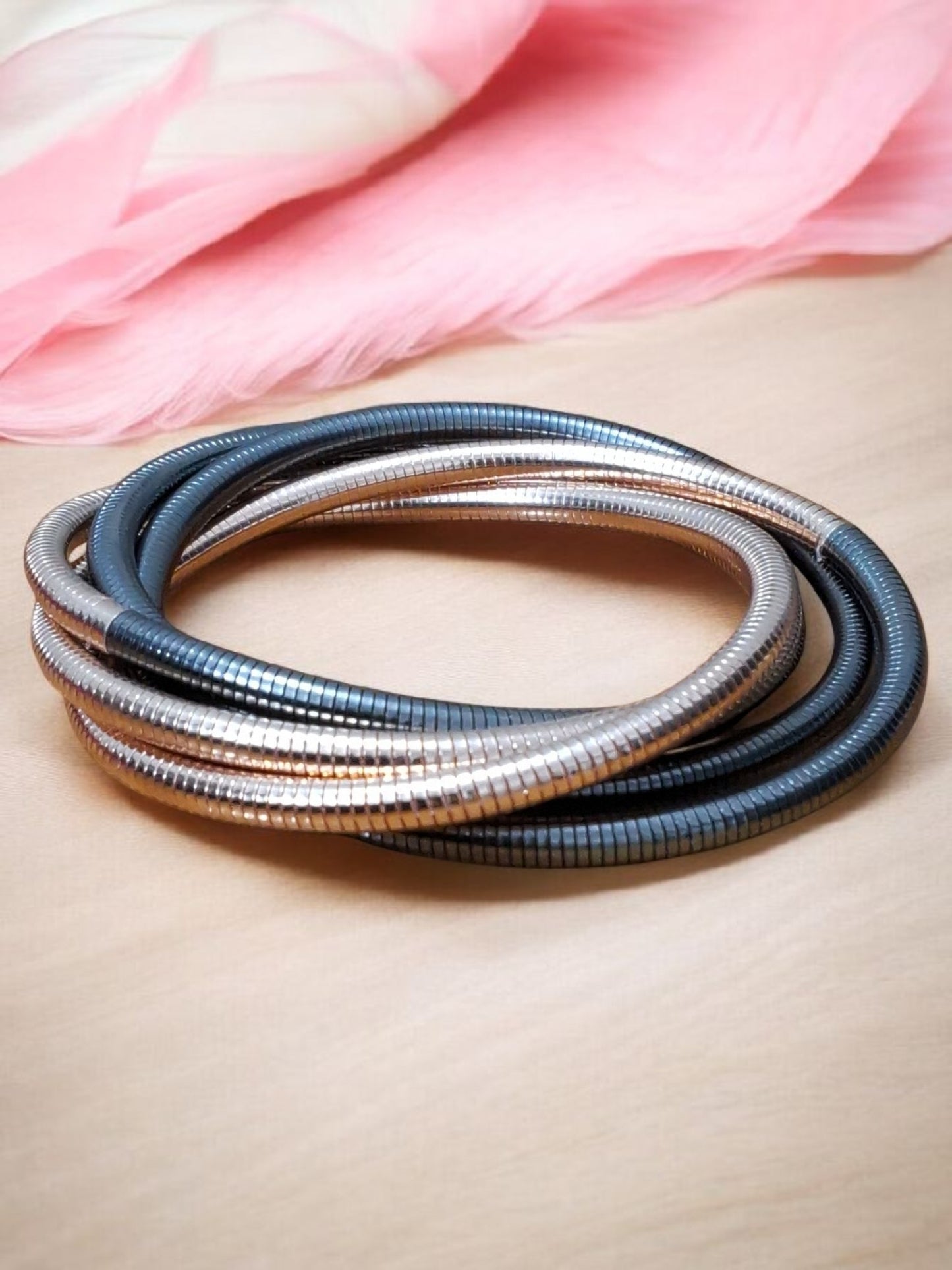 Flexi Coil Dual-Tone Bracelet – Black & Silver Spiral Stack