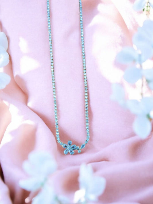 Elegant Blue Floral Necklace – A Sparkling Touch of Grace