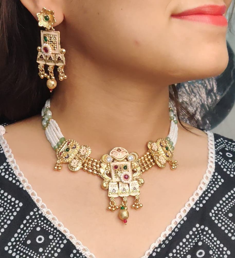 Ameyra Temple Pearl Choker Set