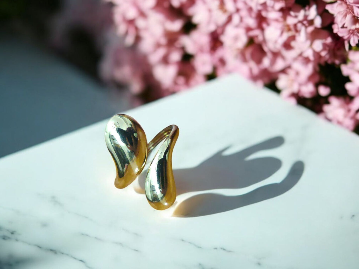 Organic Twisted Gold Ring – Sculptural Elegance in Every Curve