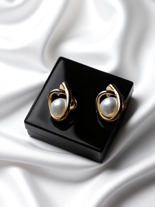 Eterna Pearl Loop Studs