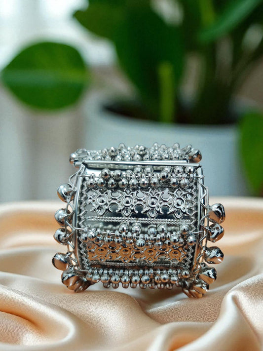 Nritya Oxidized Ghungroo Kada