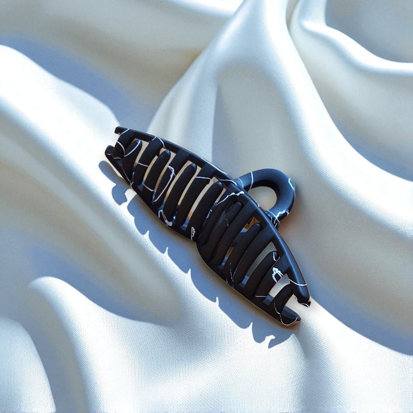 Matte Claw Clip.
