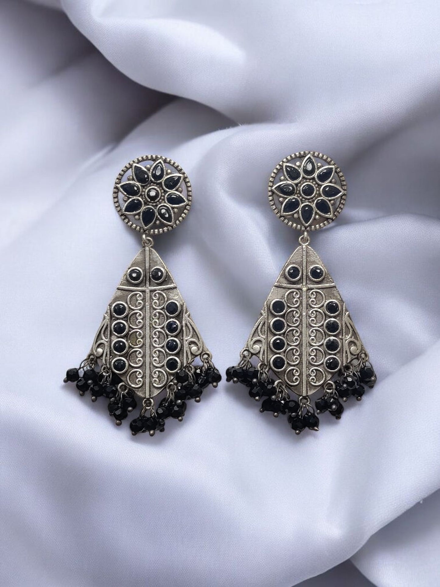 Emerald Bloom Oxidized Dangler Earring