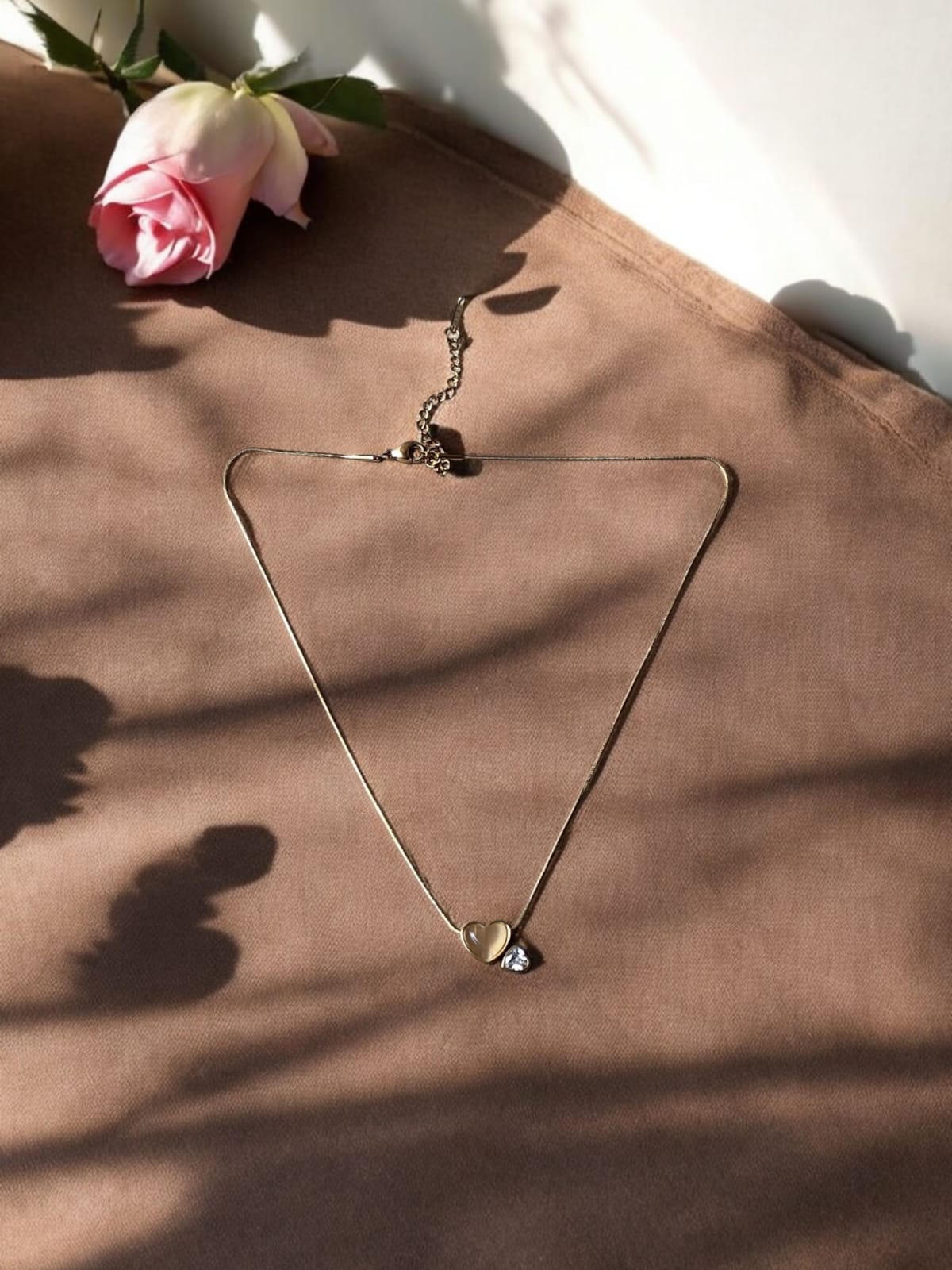 Minimalist Heart Pendant Necklace – A Symbol of Love