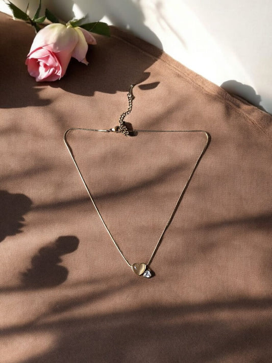 Minimalist Heart Pendant Necklace – A Symbol of Love