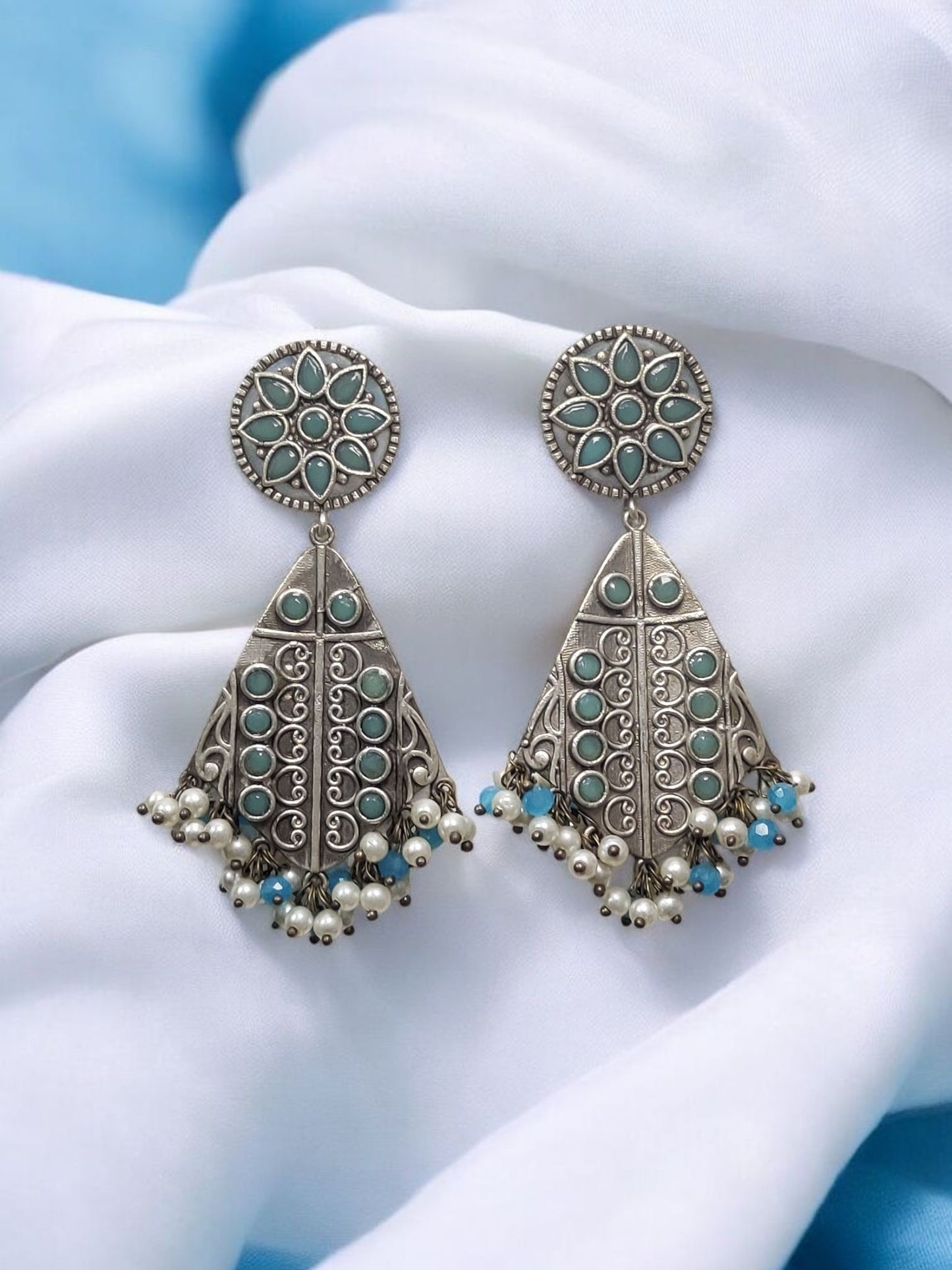 Emerald Bloom Oxidized Dangler Earring