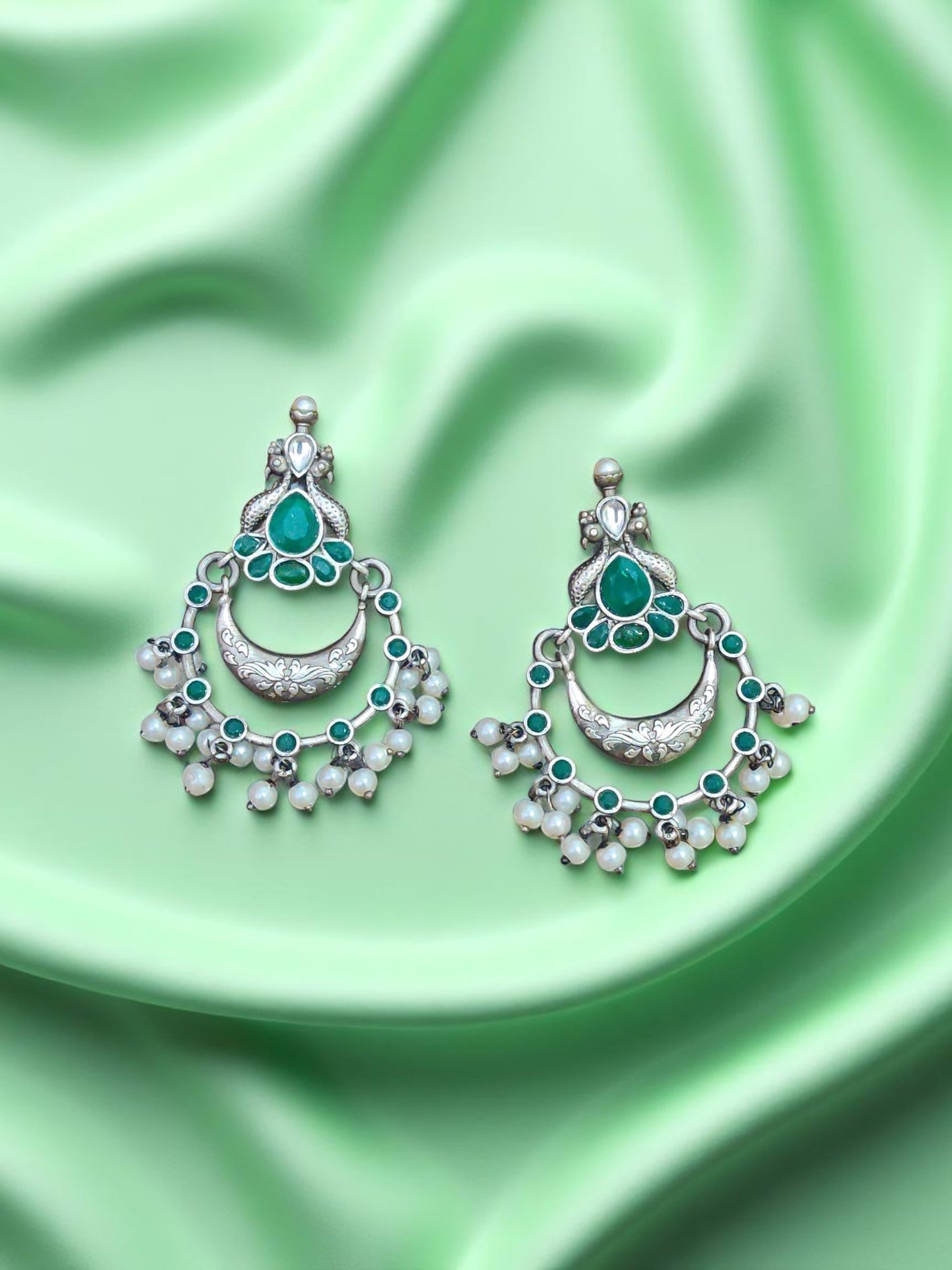 Noor Crescent Chandbalis