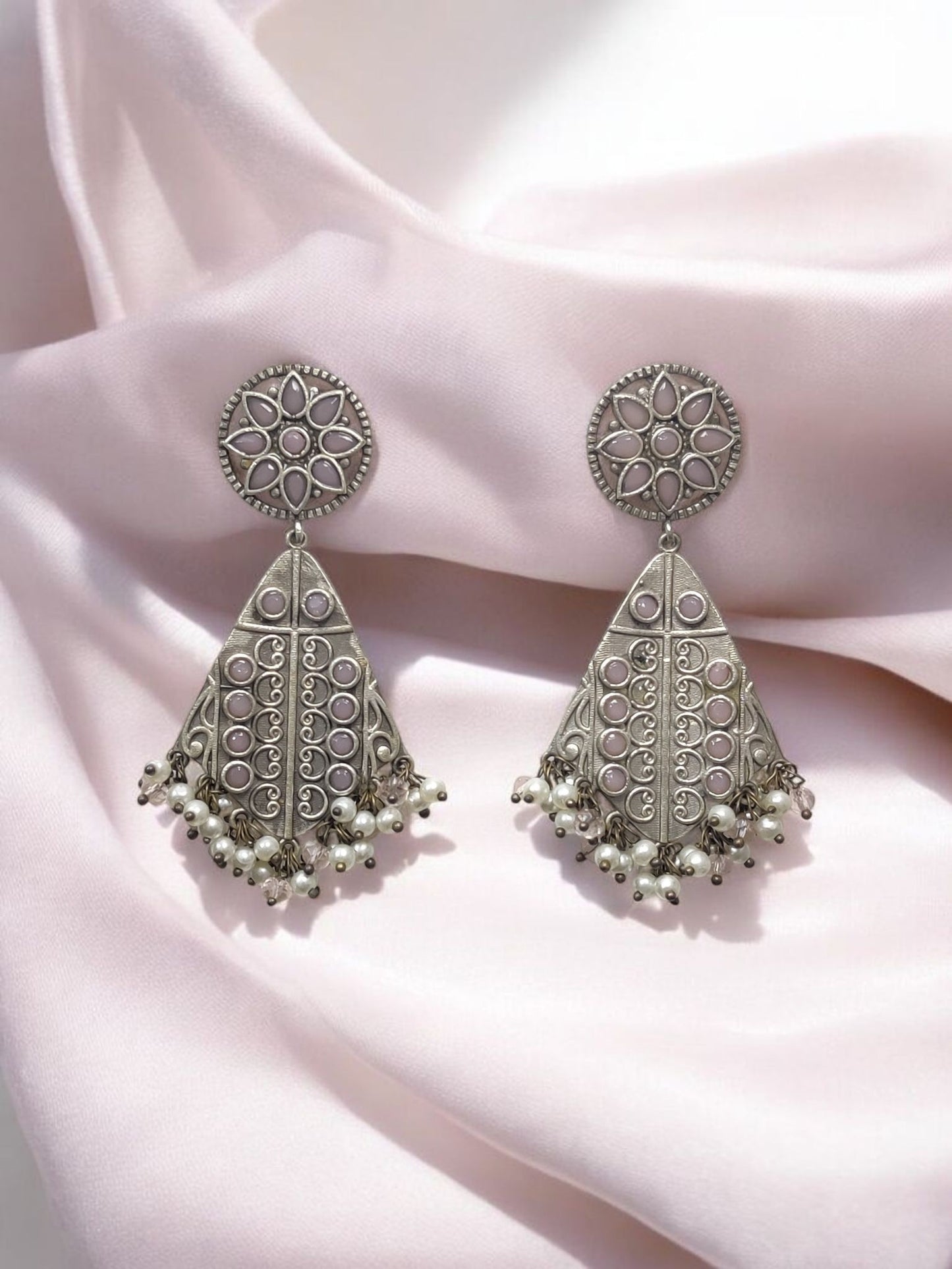 Emerald Bloom Oxidized Dangler Earring